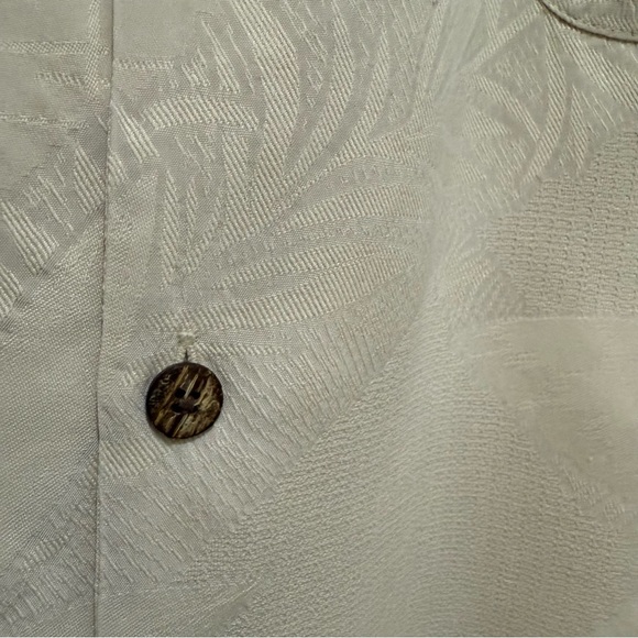 Tommy Bahama Shirt Mens Large L Ivory Hawaiian 100% Silk Floral - Picture 9 of 12